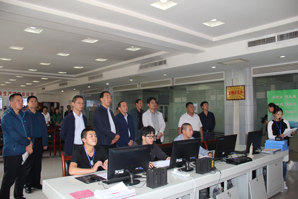 市安委辦主任、安監(jiān)局局長李永宏一行到隴運(yùn)集團(tuán)公司檢查指導(dǎo)工作