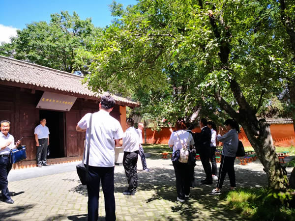 隴運集團公司黨委開展“不忘初心、牢記使命”紀(jì)念建黨98周年主題黨日活動